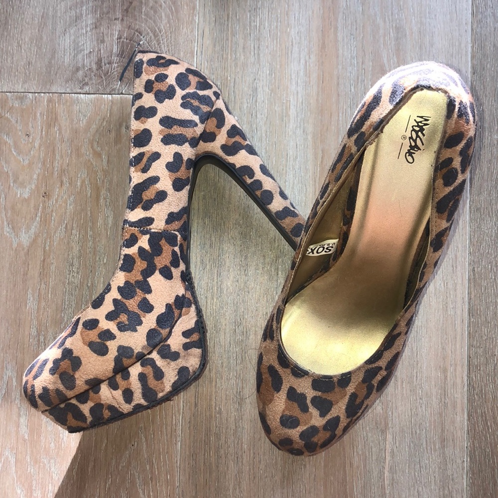 cheetah platform closed toe heel
